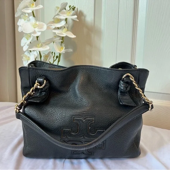 Tory Burch Black Leather Shoulder Bag with Gold Accents - Picture 2 of 16